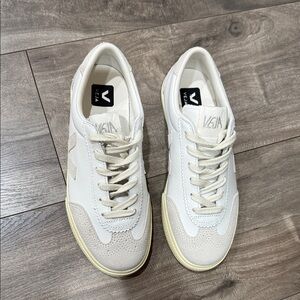 Veja Women's Cream and White Sneakers